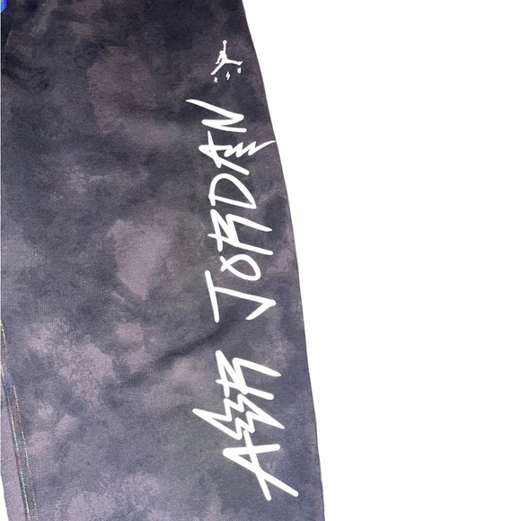 Air Jordan J balvin mens L sweatpants - Picture 2 of 5